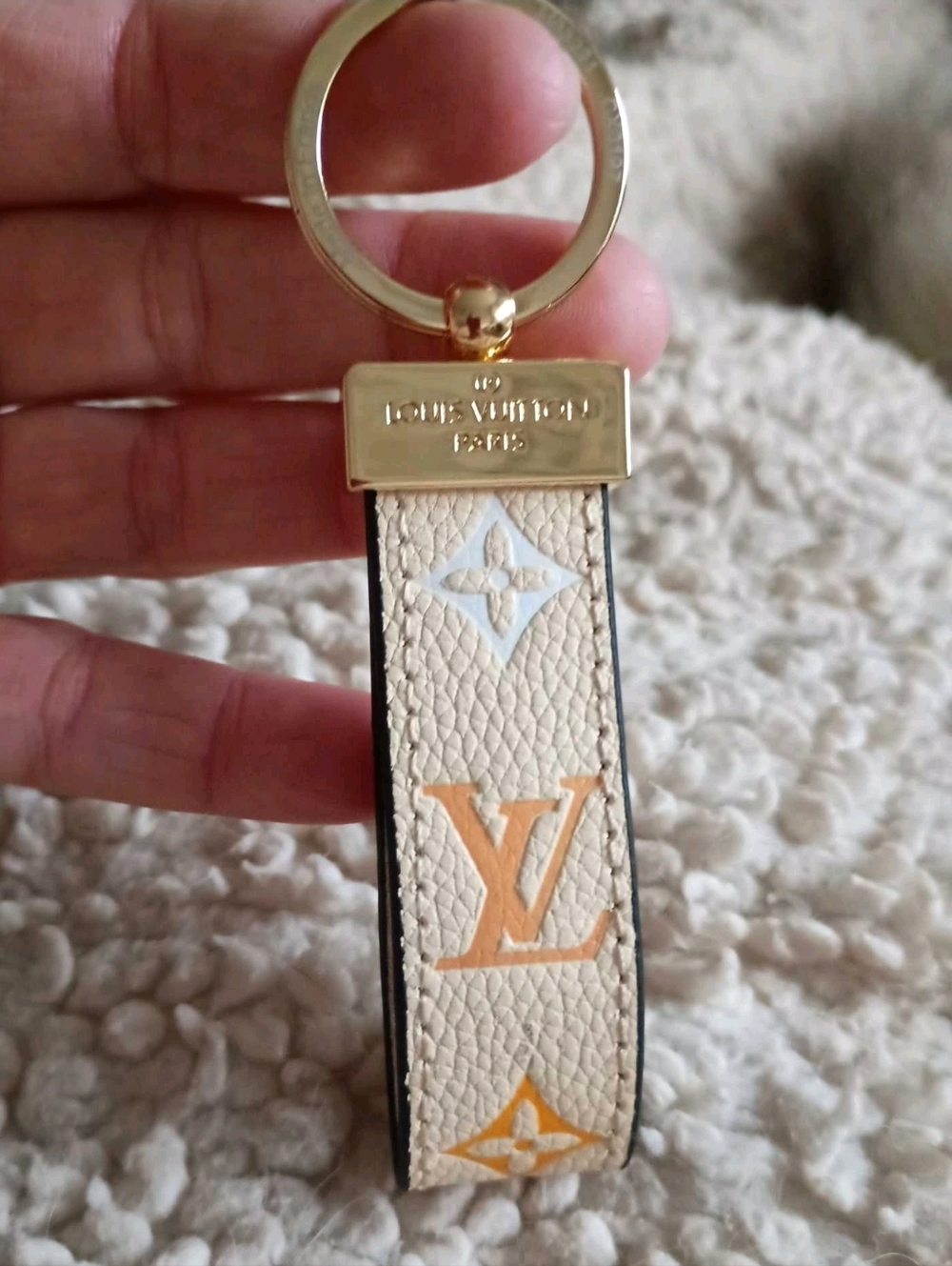 NO BOX 🧡 Cream Monogram Key Chain Strap